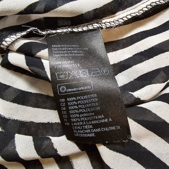 H&M‎ Sleeveless Black and White Striped Button Down Size 10 / M EUC - Picture 4 of 5